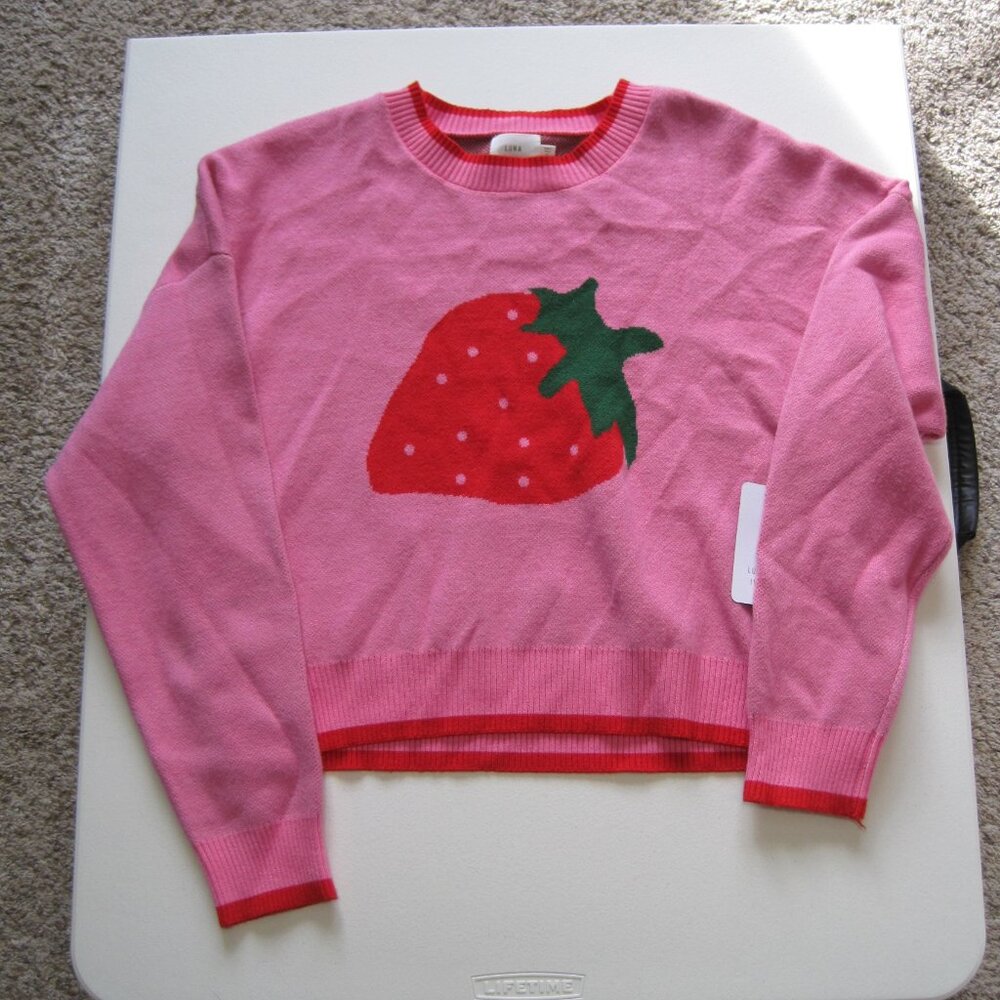 NWT Luna Ivy Chic Pink Strawberry Crew Neck Sweater sz M - Picture 8 of 8